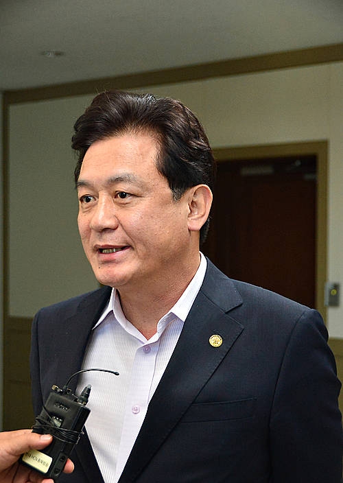 입장 밝히는 김병우 충북교육감/뉴시스