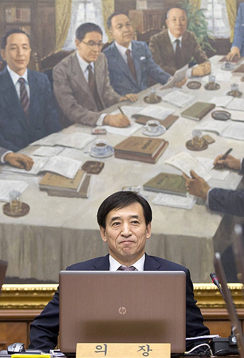 금통위 본회의 참석한 이주열 한은총재/뉴시스