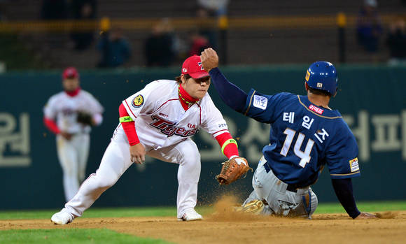 KBO 사상 첫 40-40 노리는 테임즈/뉴시스