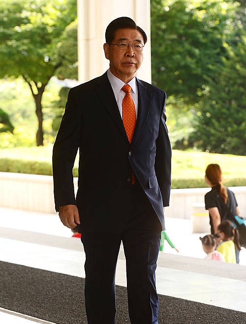 검찰 출석하는 정준양 전 포스코그룹 회장/뉴시스