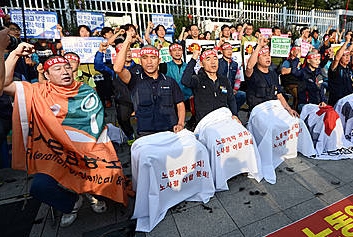 민주노총 삭발식으로 노동개혁 저지!/뉴시스