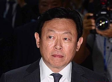 국감장 들어서는 신동빈 회장/뉴시스