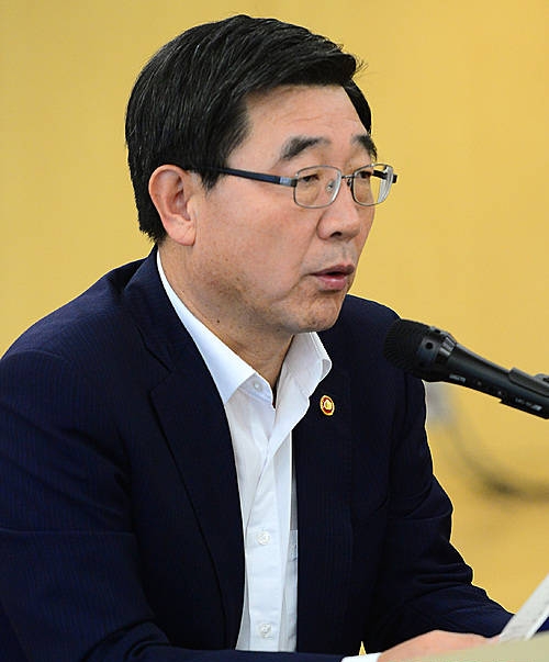 이기권 장관, 출입기자 간담회/뉴시스