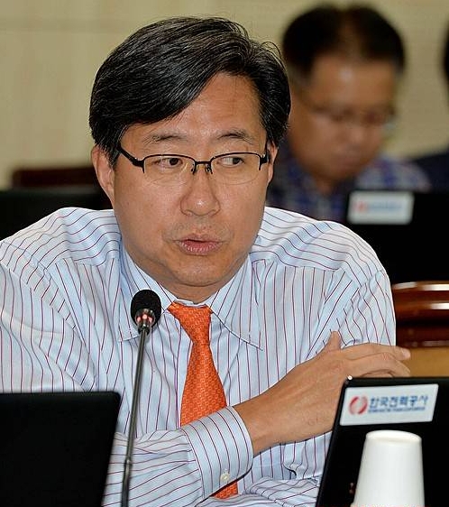 질문하는 새누리 전하진 의원/뉴시스