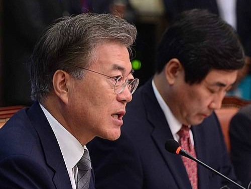 최고위원회의 주재하는 문재인/뉴시스