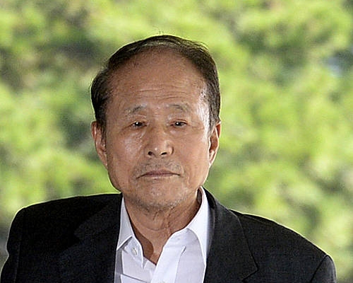 포스코 비리 연루 출석하는 이상득 전 의원/뉴시스