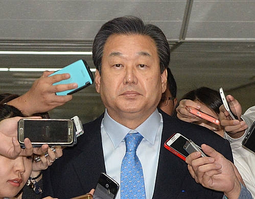 질문공세, 김무성 대표는.../뉴시스