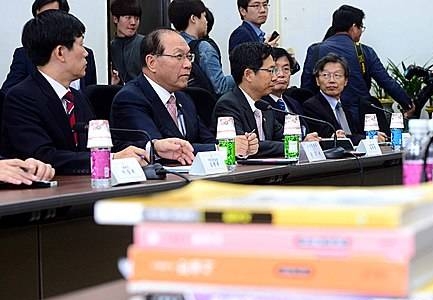 회의 준비하는 황우여/뉴시스