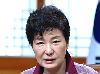 수석비서관 회의 모두발언하는 박 대통령/뉴시스