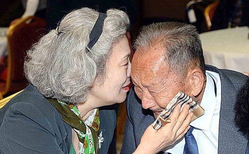 작별상봉/뉴시스