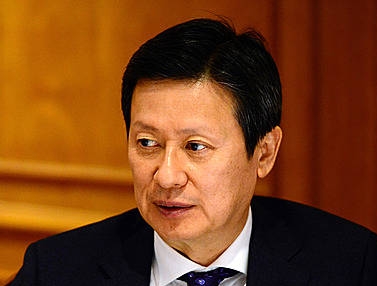 기자들과 대화 나누는 신동주 전 롯데홀딩스 부회장/뉴시스
