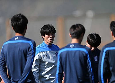 16강전 앞둔 U-17 대표팀 최진철 감독/뉴시스