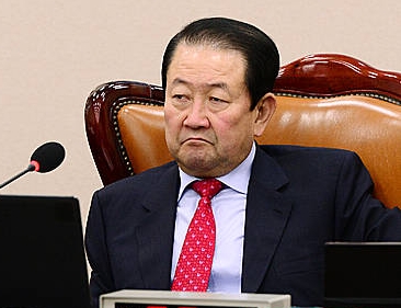 심각한 표정으로 앉아 있는 박주선 위원장/뉴시스