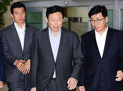 미소 짓는 신동빈 롯데그룹 회장/뉴시스