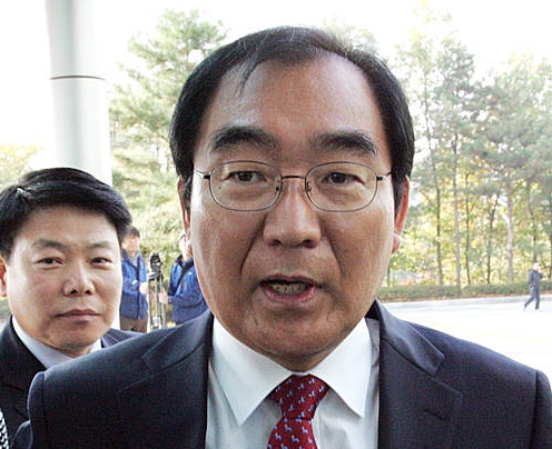 청주지검 들어서는 이승훈 청주시장/뉴시스