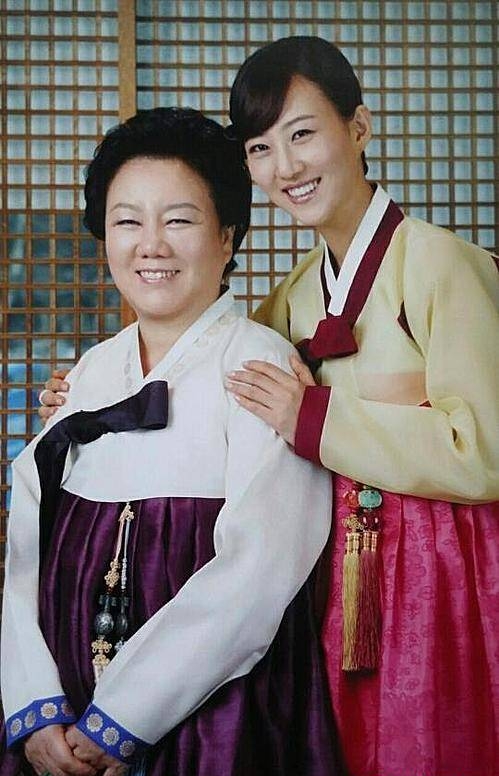 가수 장윤정, 어머니 육흥복씨/뉴시스