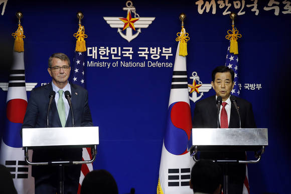 회의 결과 설명하는 한민구 장관/뉴시스