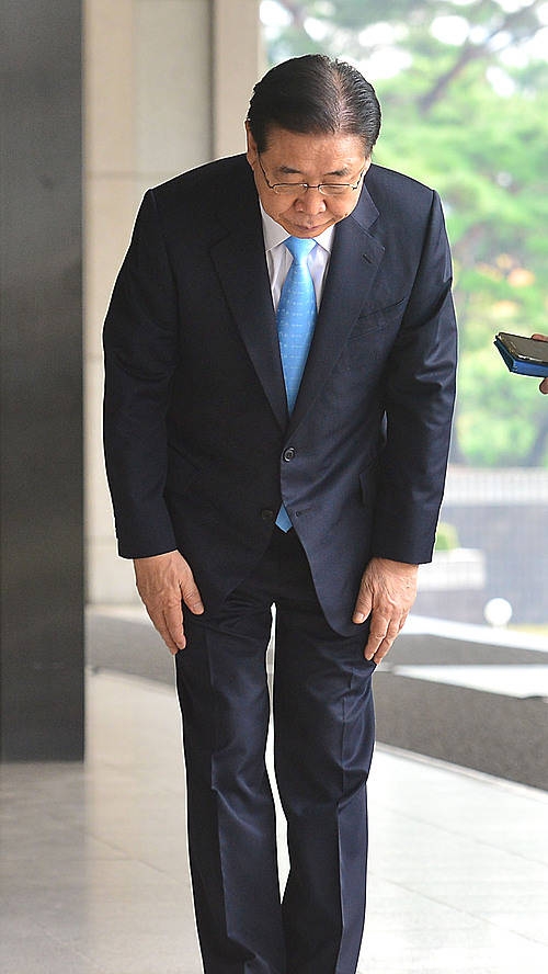인사하는 정준양 전 회장/뉴시스