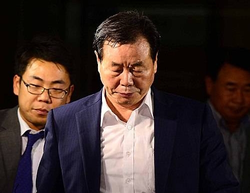 구속된 조현룡/뉴시스