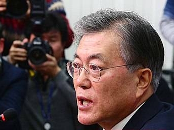 문재인, 안철수 전 대표 혁신안 전면 수용/뉴시스