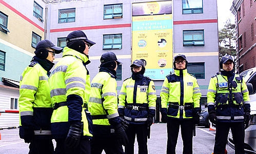 긴장감 감도는 조계사/뉴시스