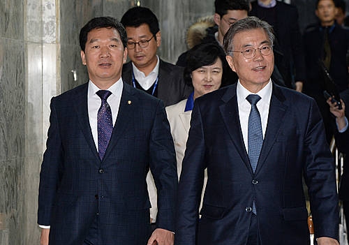당무위원회의 참석하는 문재인-신정훈-추미애/뉴시스