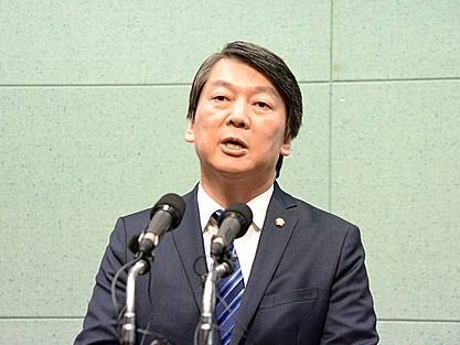 새정연 탈당 배경 언급하는 안철수 의원/뉴시스