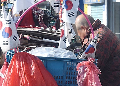 폐지 줍는 할아버지/뉴시스
