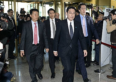 외교부 도착한 기시다 후미오 일본 외무상/뉴시스