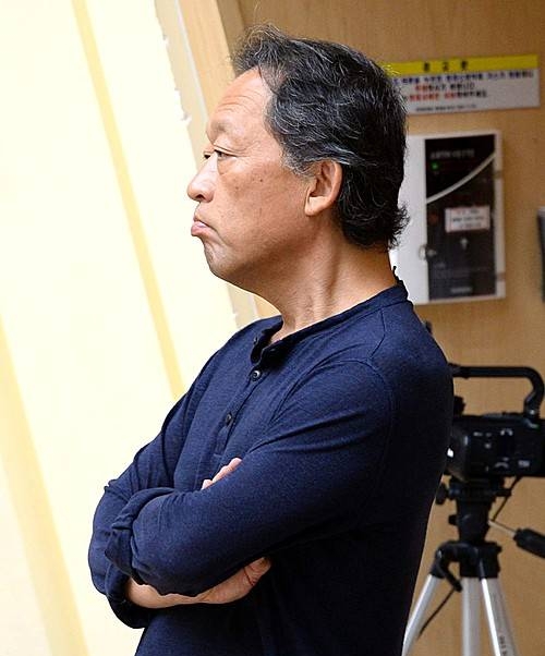 연주 듣는 정명훈 예술감독/뉴시스