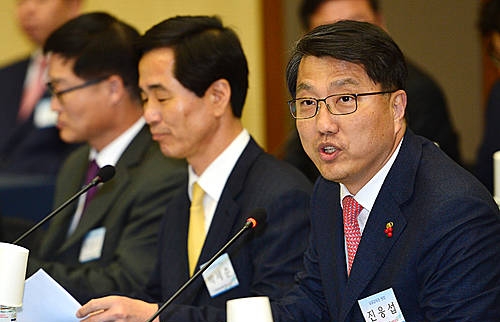 진웅섭 금감원 원장, 서민금융 발전을 위한 토론회/뉴시스