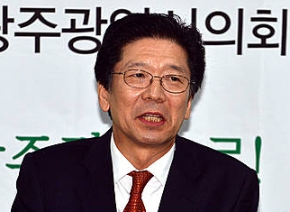 윤봉근 전의장 광주 광산갑 출마 기자회견/뉴시스