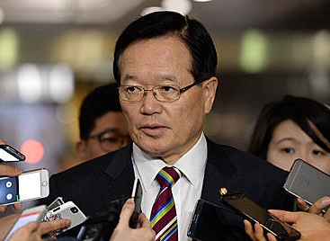 취재진에 둘러싸인 정의화 국회의장/뉴시스