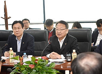 모두발언하는 유일호 부총리/뉴시스