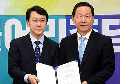 천준호 더불어민주당 입당 기자회견/뉴시스