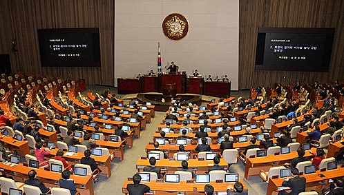 국회 본회의, 北 장거리 미사일 발사 규탄 결의안 상정/뉴시스