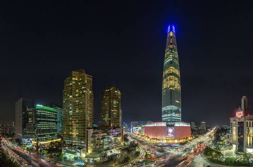 크리스마스 조명 밝힌 롯데월드타워