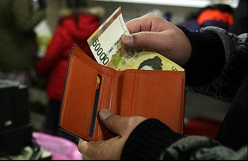 경기 불황속 지갑 열린다/뉴시스