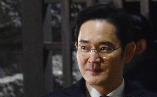 이건희 회장 와병 후 2일로 1000일 맞아 등기이사 이 부회장, 글로벌 신사업 키우기와 기업구조 개편 적극 펼쳐와 최순실 게이트로 최근 경영 올스톱 상태, 법적 상황따라 행보 엇갈릴 듯 /뉴시스