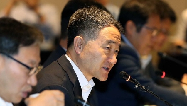 박능후 보건복지부 장관이 30일 오전 서울 중구 더 플라자호텔에서 열린 보건복지부 2018년도 제 6차 국민연금기금운용위원회에서 모두 발언을 하고 있다. /뉴시스