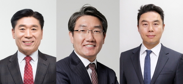 (사진=왼쪽부터 유정석 현대 L&C 대표이사, 김성일 현대HCN 대표이사, 정지영 현대백화점 부사장. 현대백화점그룹 제공)