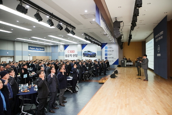 쌍용자동차는 2018년 한 해를 돌아보고 올해 사업 계획 공유와 목표 달성을 다짐하기 위한 '2019 국내영업본부 목표달성 전진대회'를 개최했다.