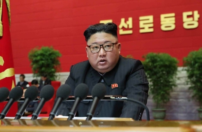 북한이 김정은 국무위원장을 노동당 총비서로 추대했다.