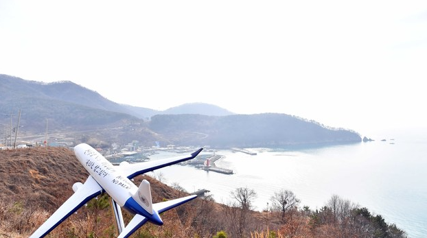 부산 강서구 가덕도대항전망대에서 바라본 가덕신공항 건설추진 예정지.