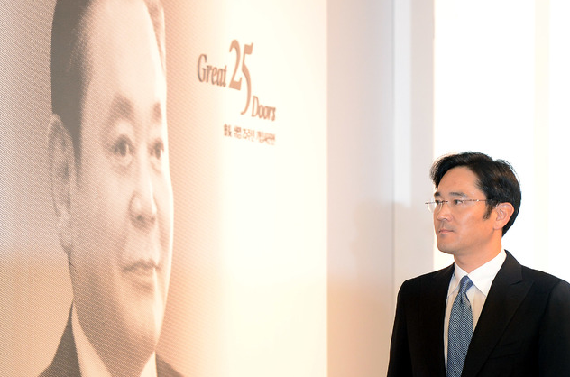 지난 2012년 서울 호암아트홀에서 '이건희 삼성 회장 취임 25주년 기념식'에서 이재용 사장이 식을 마치고 행사장을 나서고 있는 모습.