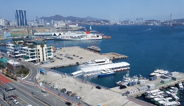 부산항 전경.