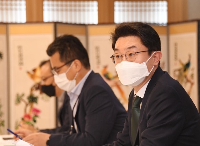 이억원 기획재정부 차관이 6일 서울 종로구 정부서울청사에서 열린 '외환 건전성 협의회'를 주재하고 있다. (사진=기획재정부 제공) 2021.07.06.