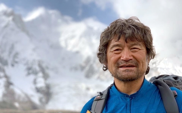광주시산악연맹은 열 손가락 없는 산악인 김홍빈 대장이 브로드피크(해발 8047m) 정상 등정에 성공했다고 19일 밝혔다. 정상 도전을 앞두고 베이스캠프(5135m)에서 찍은 김홍빈 대장. (사진=광주시산악연맹 제공).