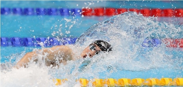 대한민국 황선우가 28일 도쿄 아쿠아틱스 센터에서 열린 남자 100m 자유형 준결승 1조에서 역영하고 있다. 2021.07.25.