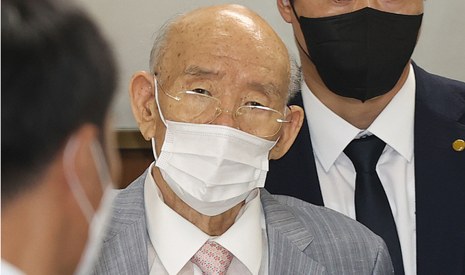  23일 사망한 전직 대통령 전두환씨의 장례식이 '국가장'(國家葬)으로 치러지긴 어려워 보인다.